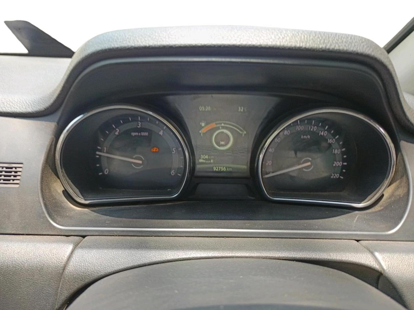 2019 Tata Hexa XE 4X2 7 STR, Diesel, Manual, 92,756 km, interior