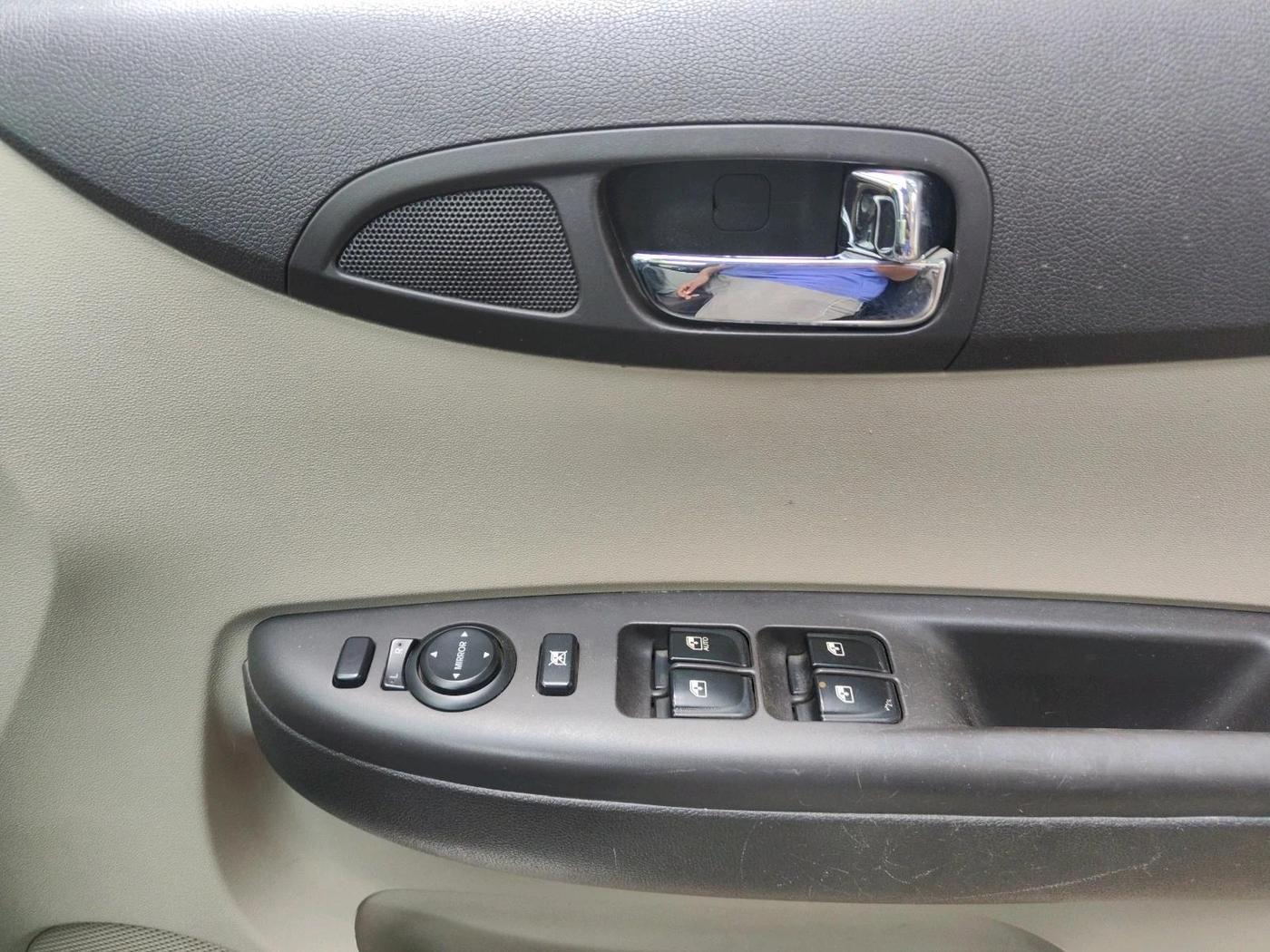 2013 Hyundai i20 SPORTZ 1.2, Petrol, Manual, 24,079 km, interior