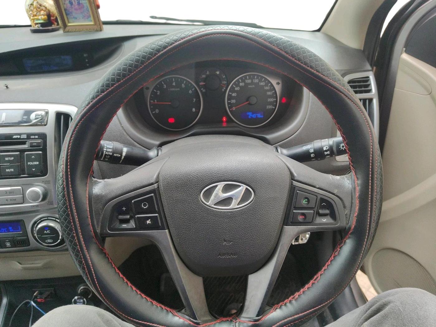 2013 Hyundai i20 SPORTZ 1.2, Petrol, Manual, 24,079 km, interior