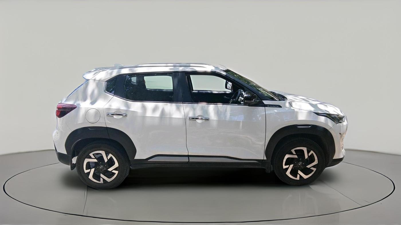 2024 Nissan MAGNITE XV Premium AMT, Petrol, Automatic, 6,392 km, exterior