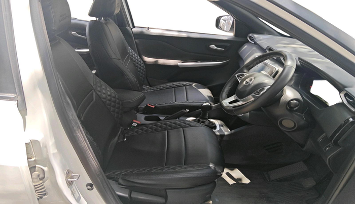 2024 Nissan MAGNITE XV Premium AMT, Petrol, Automatic, 6,392 km, interior