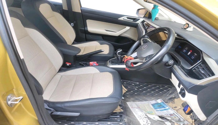 2022 Volkswagen VIRTUS TOPLINE TSI 1.0 MT, Petrol, Manual, 54,000 km, interior