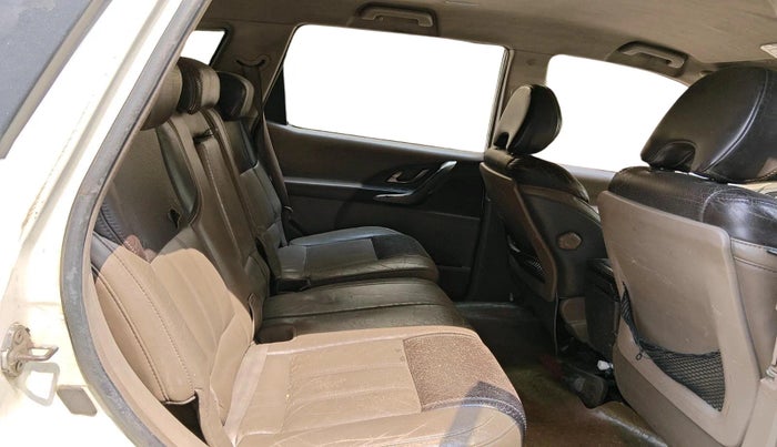 2012 Mahindra XUV500 W8, Diesel, Manual, 1,60,096 km, interior