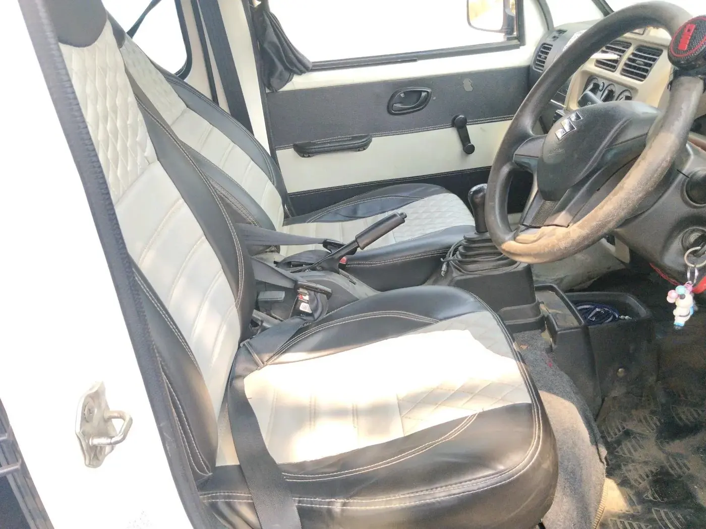 2023 Maruti Eeco 5 STR AC CNG, CNG, Manual, 42,330 km, interior
