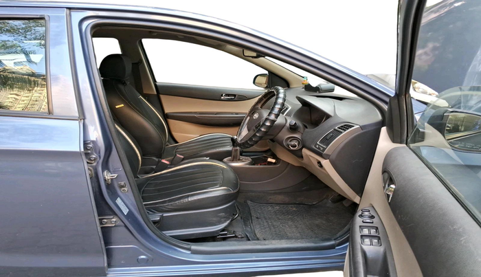 2014 Hyundai i20 SPORTZ 1.2, CNG, Manual, 16,493 km, interior