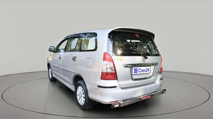 2013 Toyota Innova 2.5 VX 8 STR, Diesel, Manual, 71,357 km, exterior