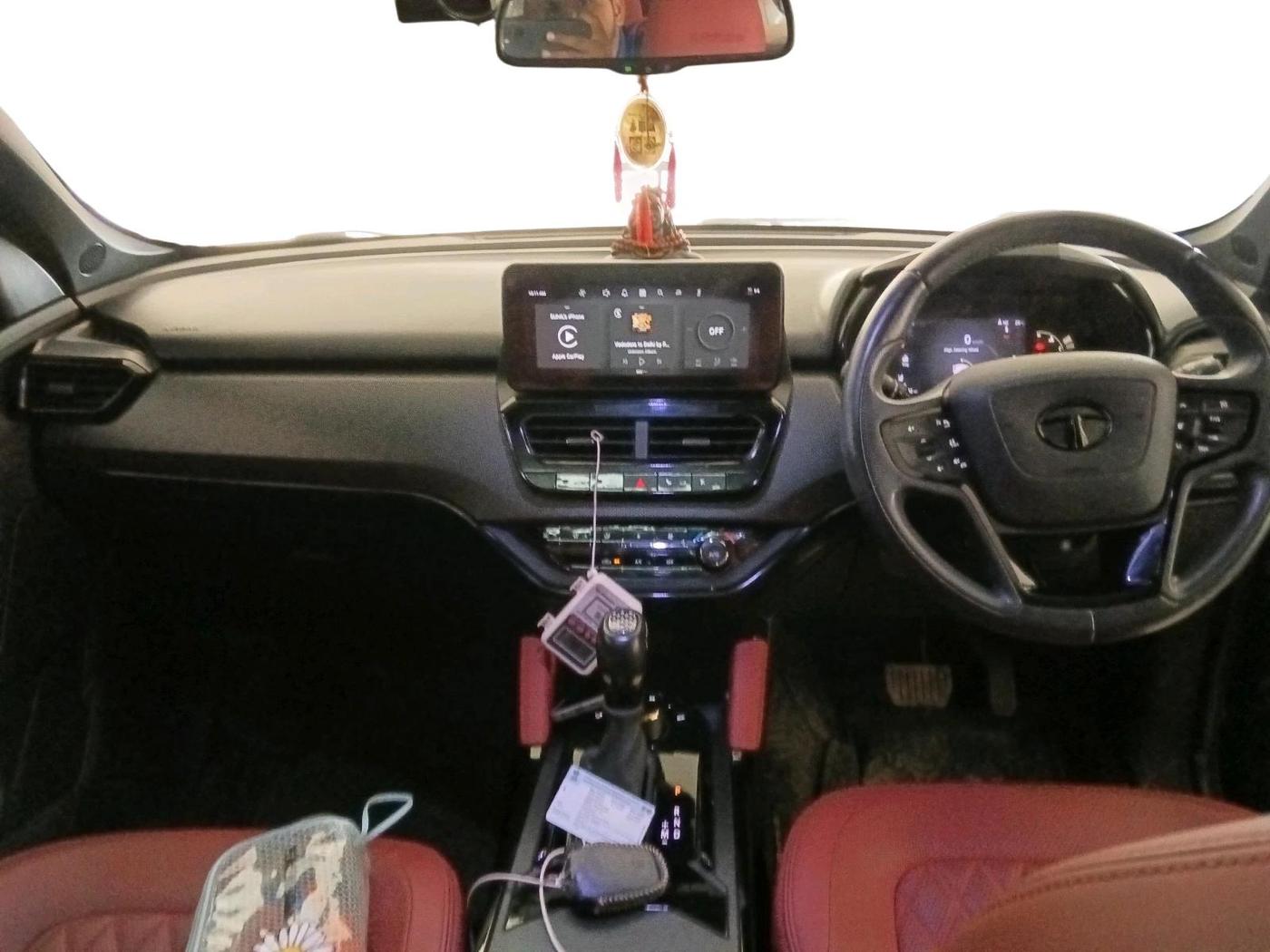 2023 Tata Safari XZA PLUS O RED DARK , Diesel, Automatic, 32,890 km, interior