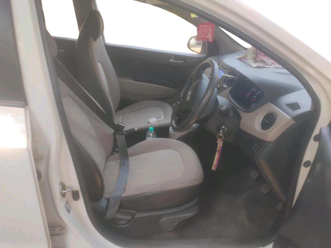 2014 Hyundai Xcent S (O) 1.2, Petrol, Manual, 31,656 km, interior