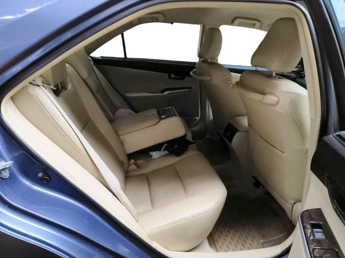 2015 Toyota Camry 2.5L AT, Petrol, Automatic, 77,872 km, interior