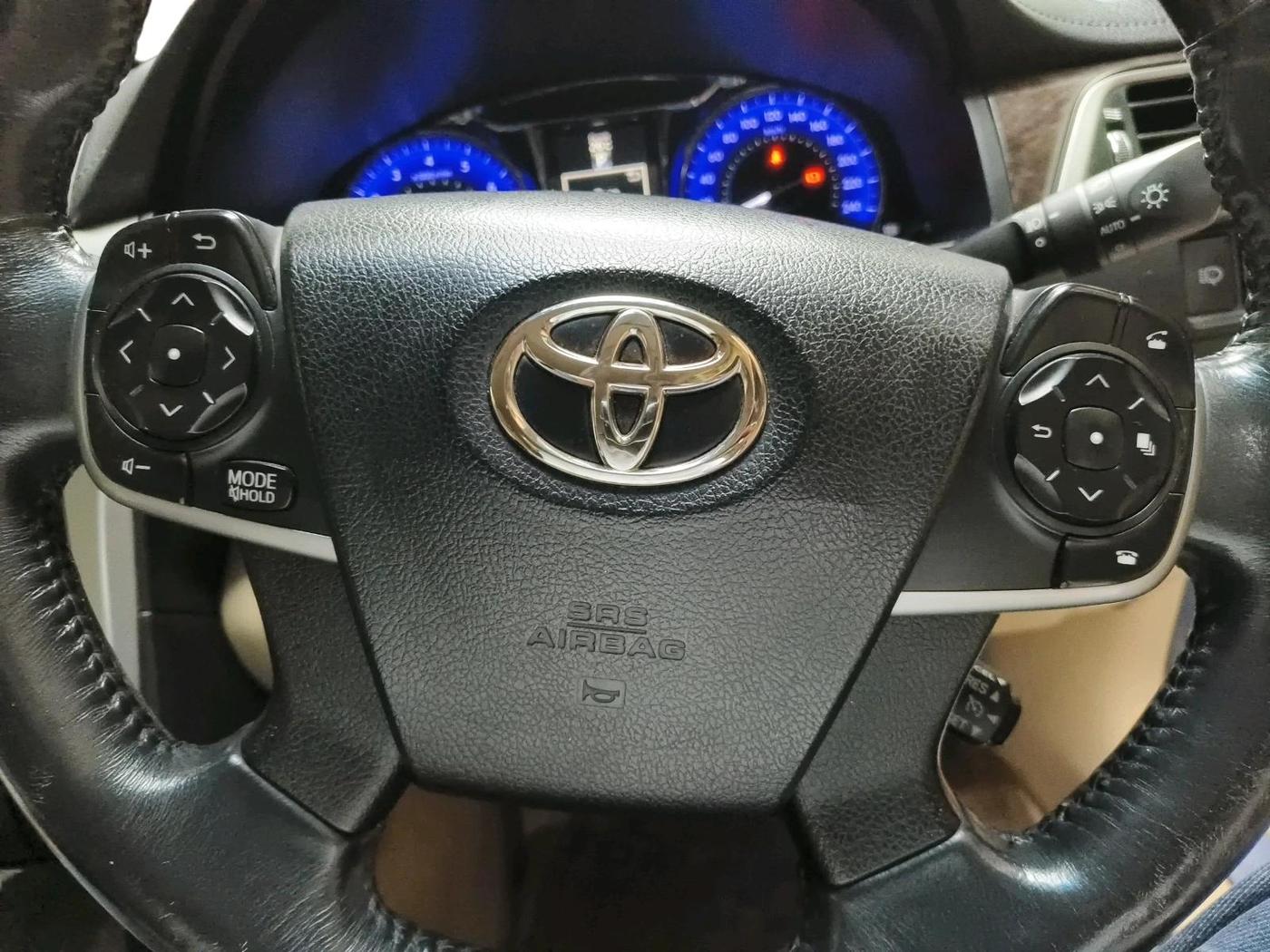2015 Toyota Camry 2.5L AT, Petrol, Automatic, 77,872 km, interior