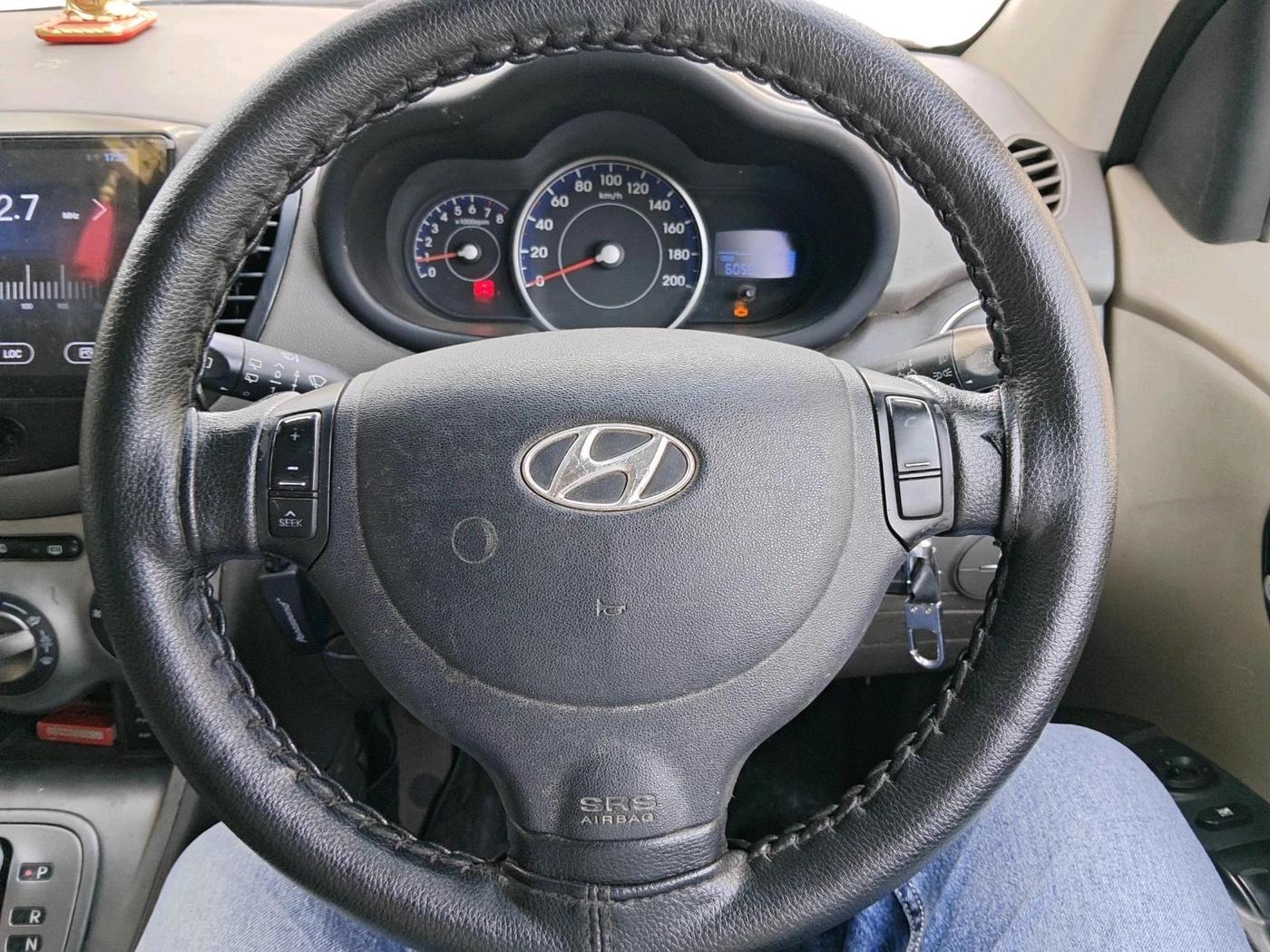 2013 Hyundai i10 ASTA 1.2 AT SUNROOF, CNG, Automatic, 60,584 km, interior
