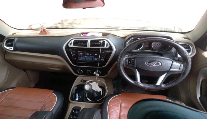 2018 Mahindra TUV300 T10, Diesel, Manual, 1,11,724 km, interior
