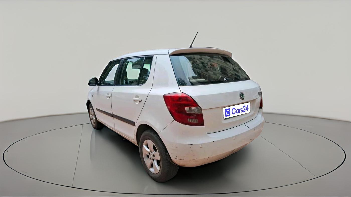 2011 Skoda Fabia ELEGANCE 1.2 MPI, Petrol, Manual, 1,25,825 km, exterior
