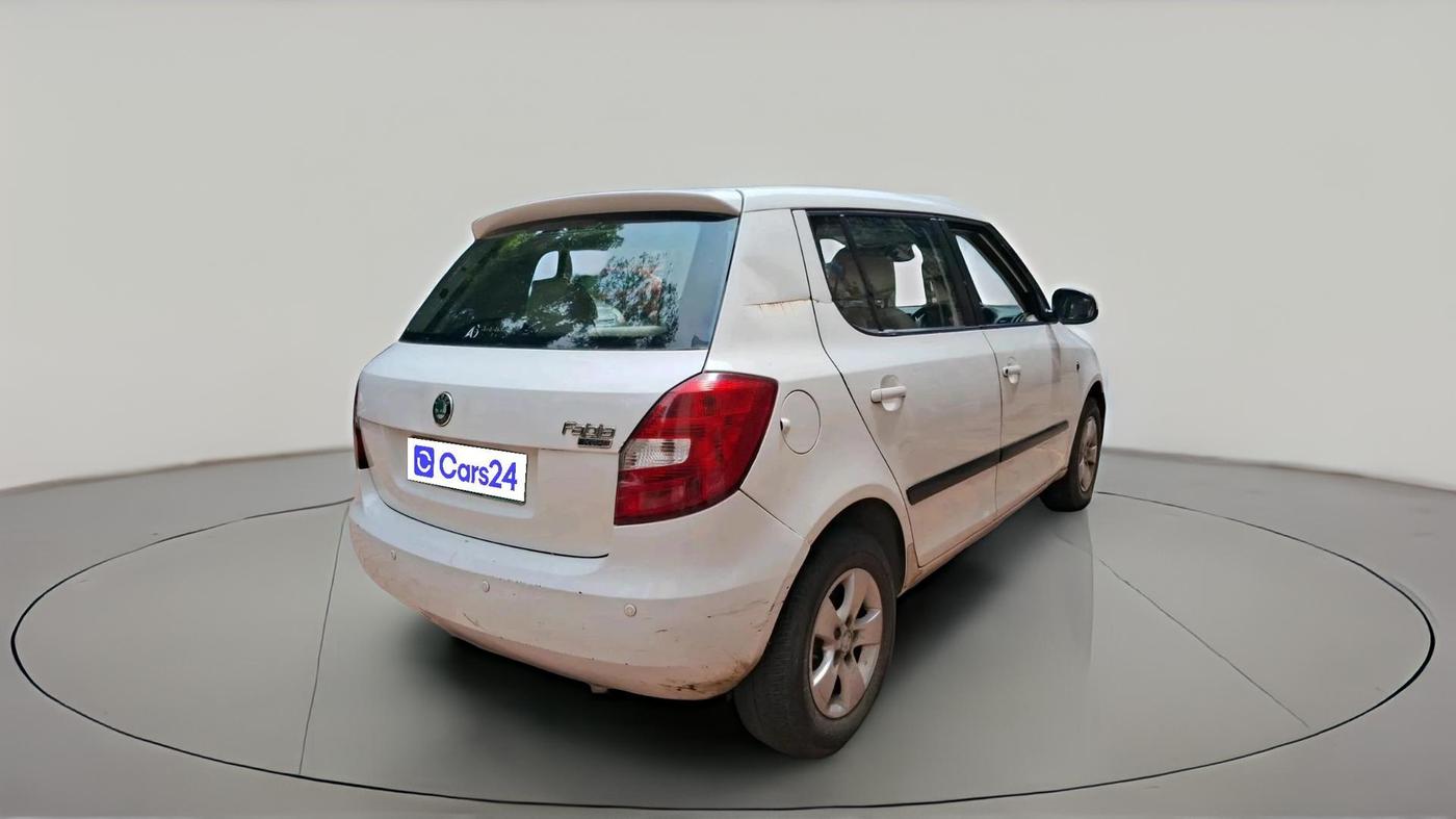 2011 Skoda Fabia ELEGANCE 1.2 MPI, Petrol, Manual, 1,25,825 km, exterior