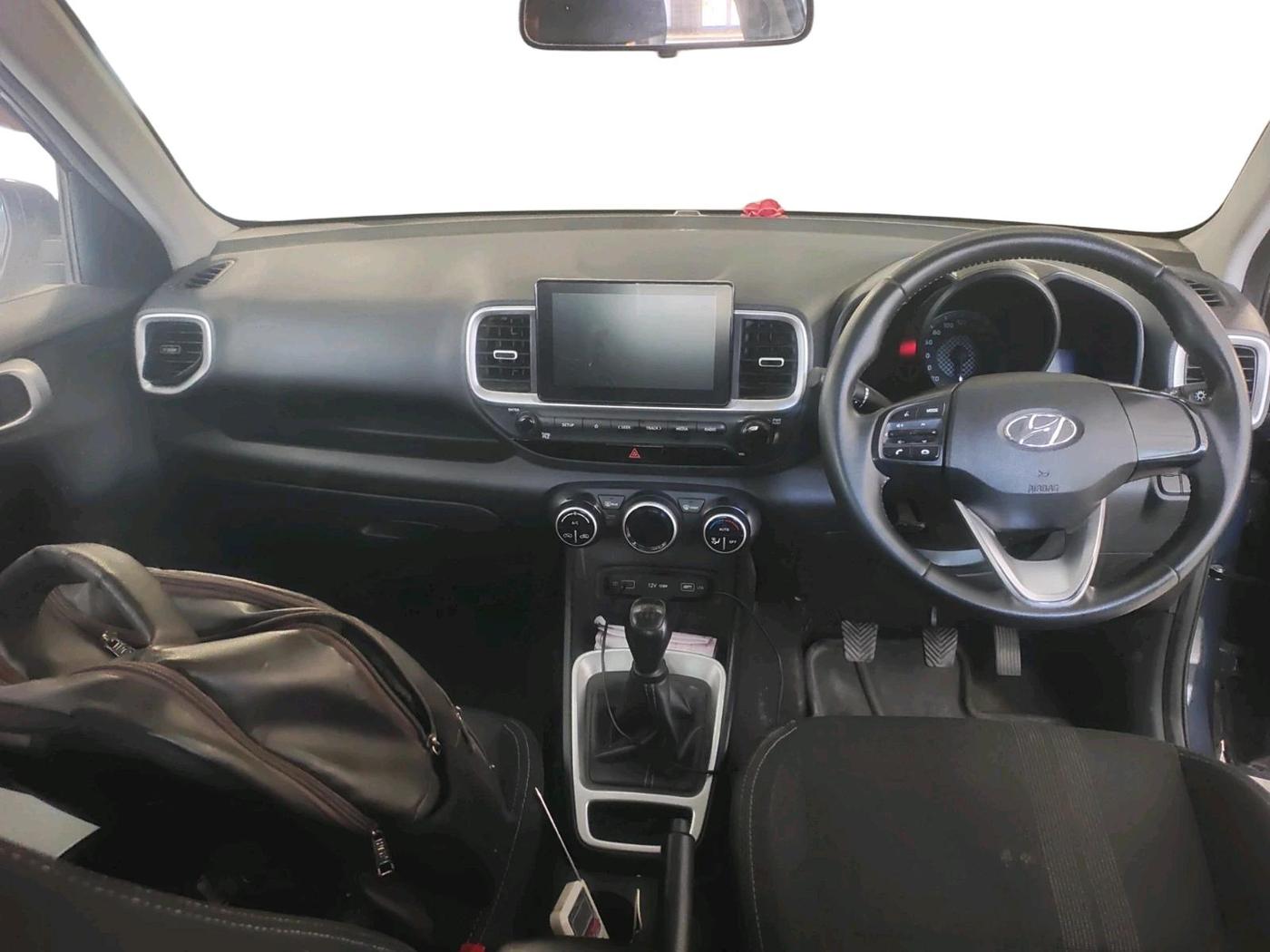 2022 Hyundai VENUE S+ 1.2, Petrol, Manual, 28,192 km, interior
