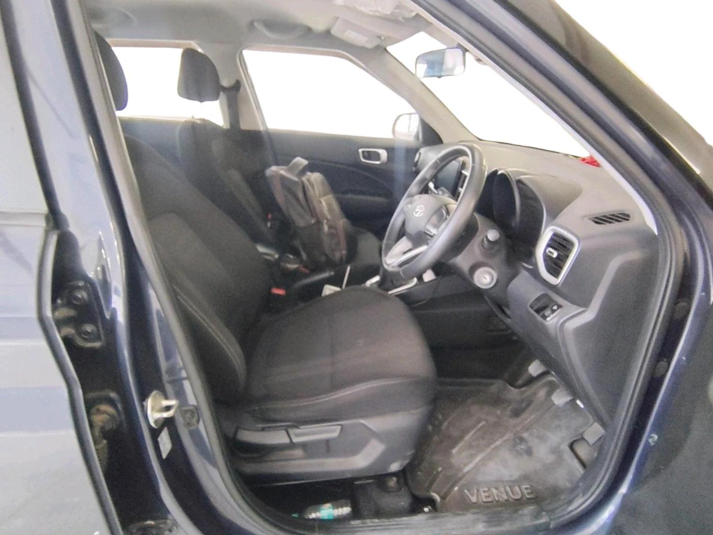 2022 Hyundai VENUE S+ 1.2, Petrol, Manual, 28,192 km, interior