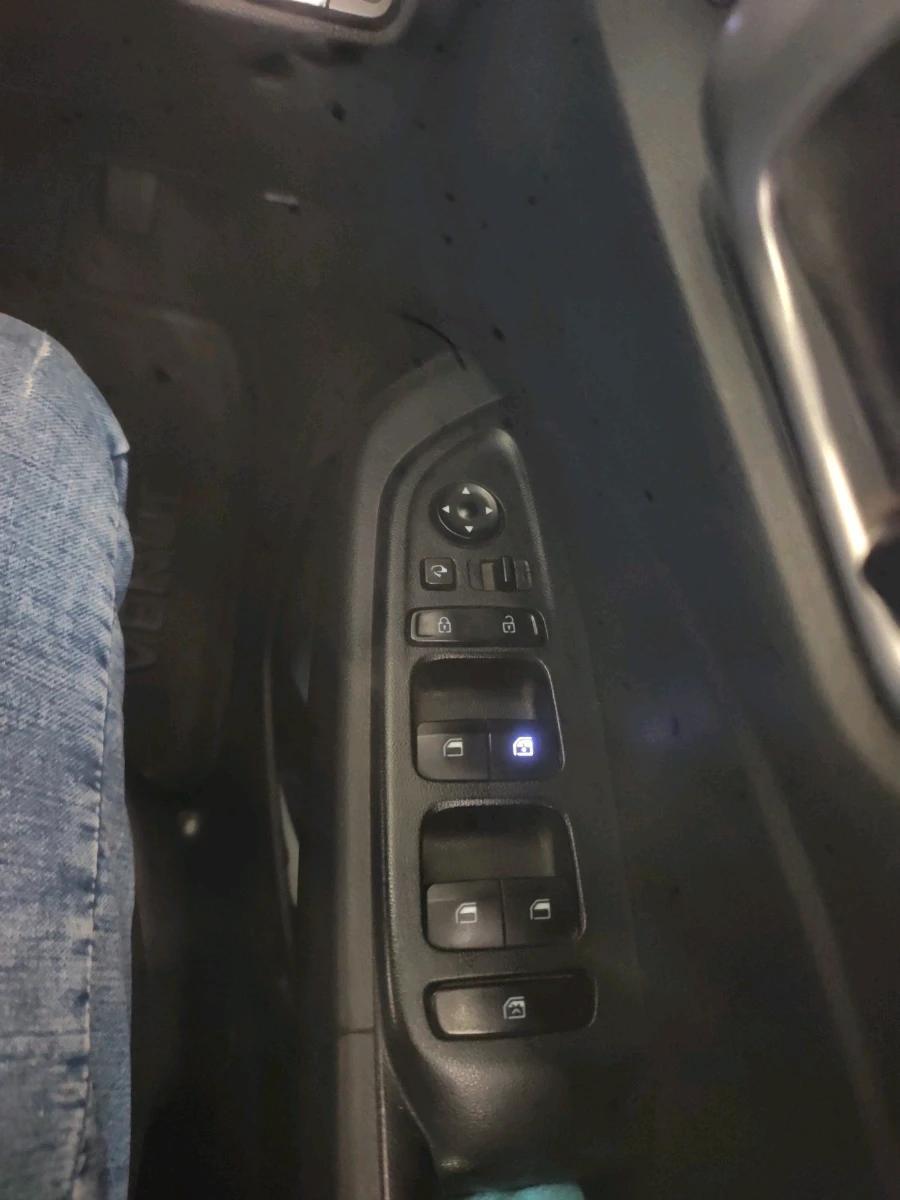 2022 Hyundai VENUE S+ 1.2, Petrol, Manual, 28,192 km, interior