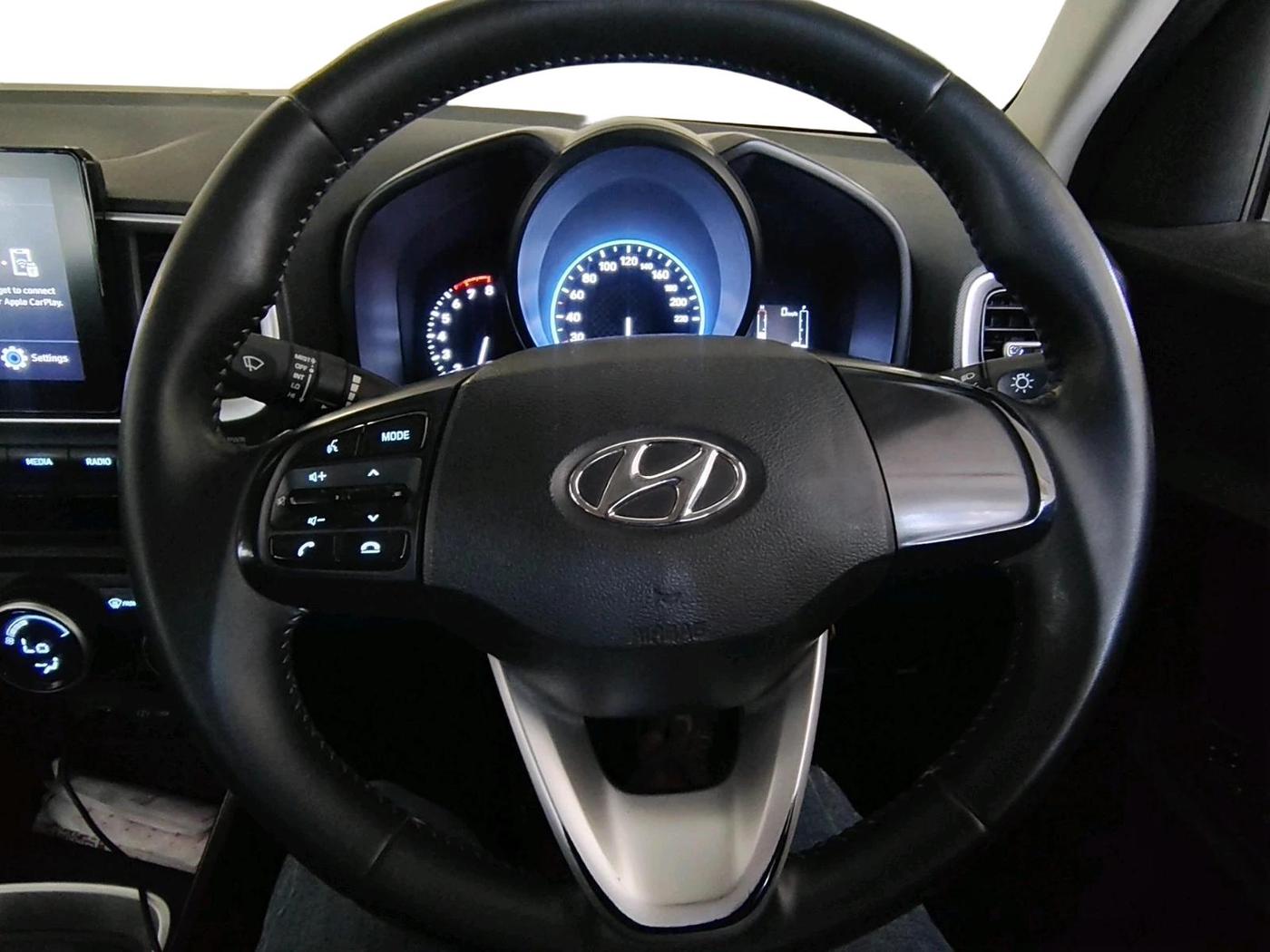 2022 Hyundai VENUE S+ 1.2, Petrol, Manual, 28,192 km, interior