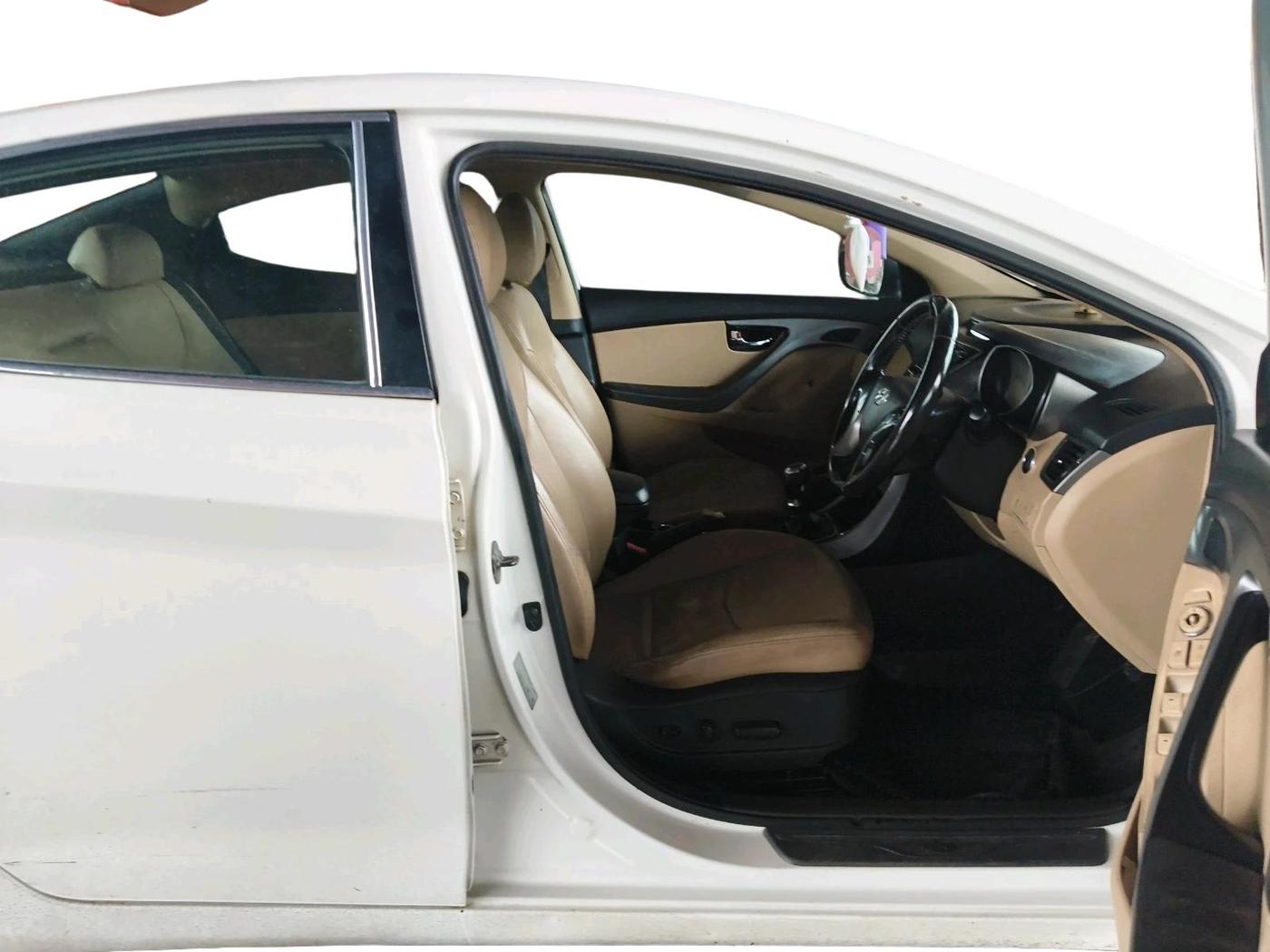 2013 Hyundai New Elantra 1.8 SX MT VTVT, Petrol, Manual, 1,50,000 km, interior