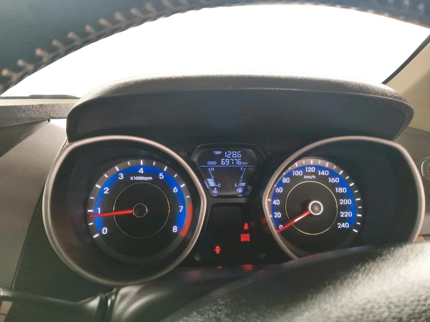 2013 Hyundai New Elantra 1.8 SX MT VTVT, Petrol, Manual, 1,50,000 km, interior