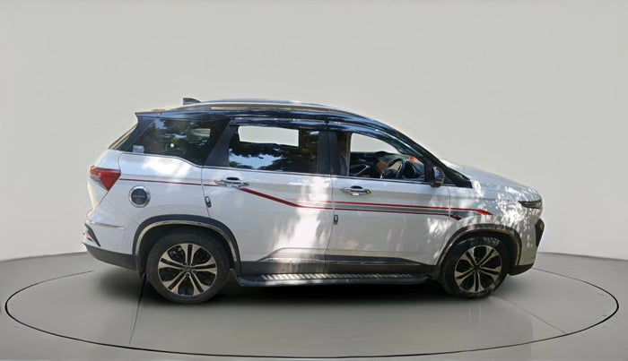 2022 MG HECTOR PLUS SHARP 1.5 PETROL TURBO HYBRID MT 6-STR, Petrol, Manual, 33,896 km, exterior