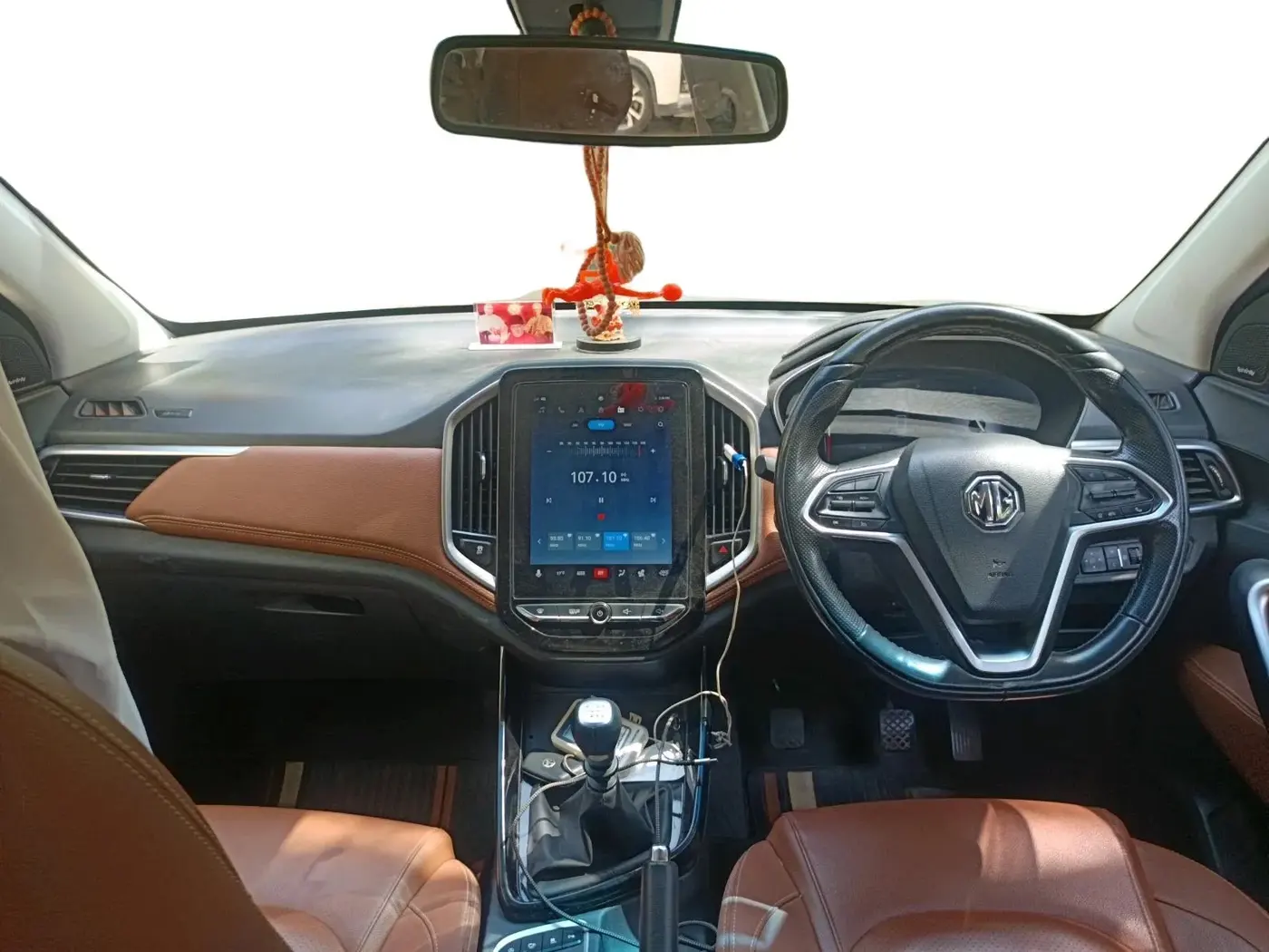 2022 MG HECTOR PLUS SHARP 1.5 PETROL TURBO HYBRID MT 6-STR, Petrol, Manual, 33,896 km, interior