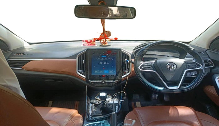 2022 MG HECTOR PLUS SHARP 1.5 PETROL TURBO HYBRID MT 6-STR, Petrol, Manual, 33,896 km, interior