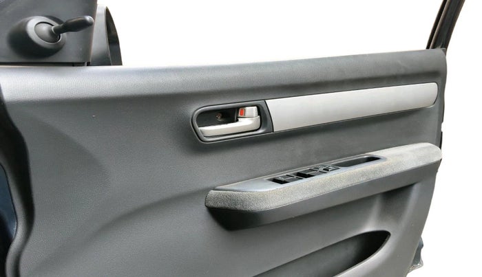 2010 Maruti Swift Dzire ZXI, CNG, Manual, 1,17,873 km, interior