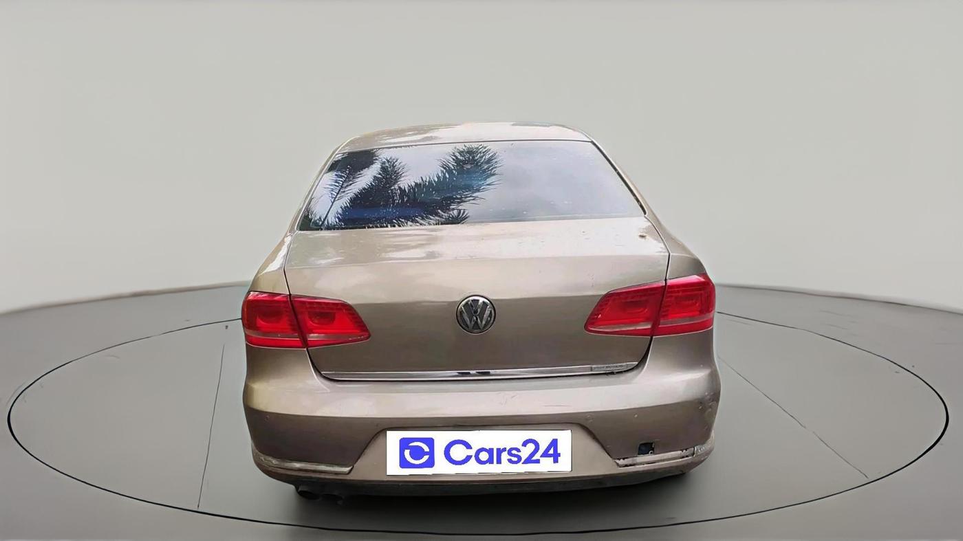 2011 Volkswagen Passat HIGHLINE DSG, Diesel, Automatic, 1,00,296 km, exterior