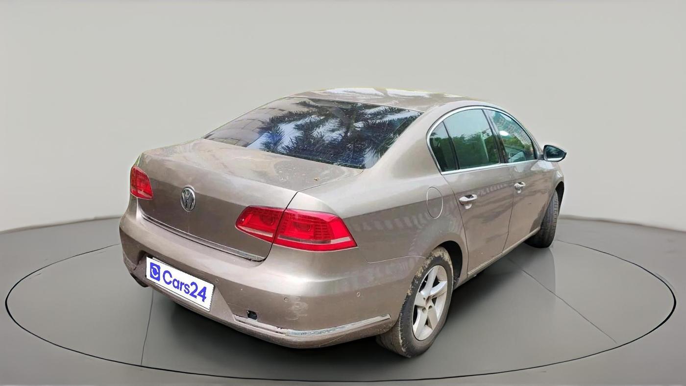 2011 Volkswagen Passat HIGHLINE DSG, Diesel, Automatic, 1,00,296 km, exterior