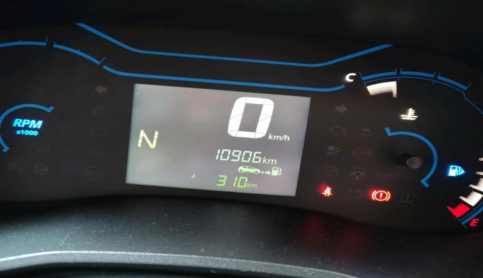 2022 Renault Kwid RXT 1.0 AMT (O), Petrol, Automatic, 10,906 km, interior