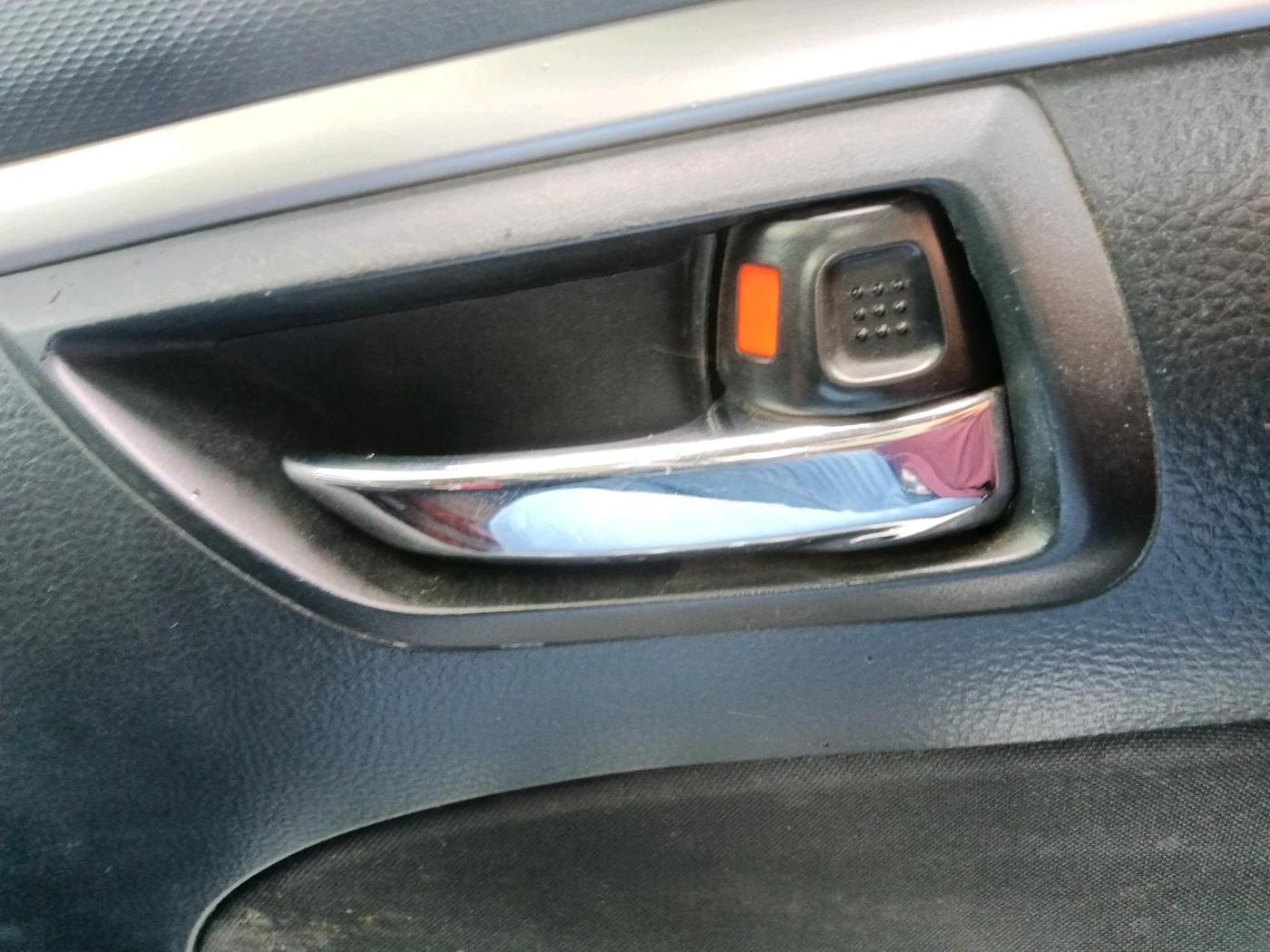 2011 Maruti Swift ZDI, Diesel, Manual, 1,70,048 km, interior