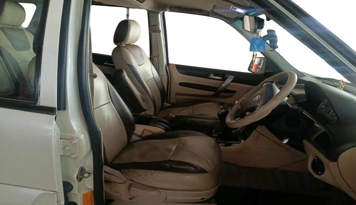 2014 Tata Safari Storme 2.2 EX 4X2, Diesel, Manual, 1,43,776 km, interior