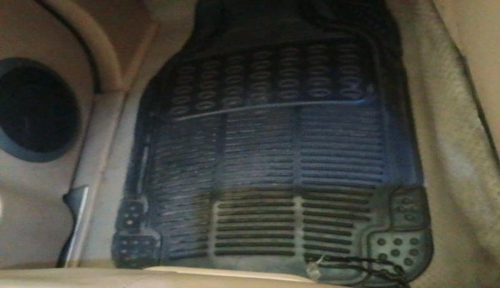 2014 Tata Safari Storme 2.2 EX 4X2, Diesel, Manual, 1,43,776 km, interior