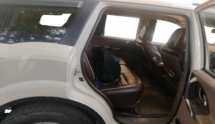 2014 Mahindra XUV500 W8, Diesel, Manual, 1,39,068 km, interior
