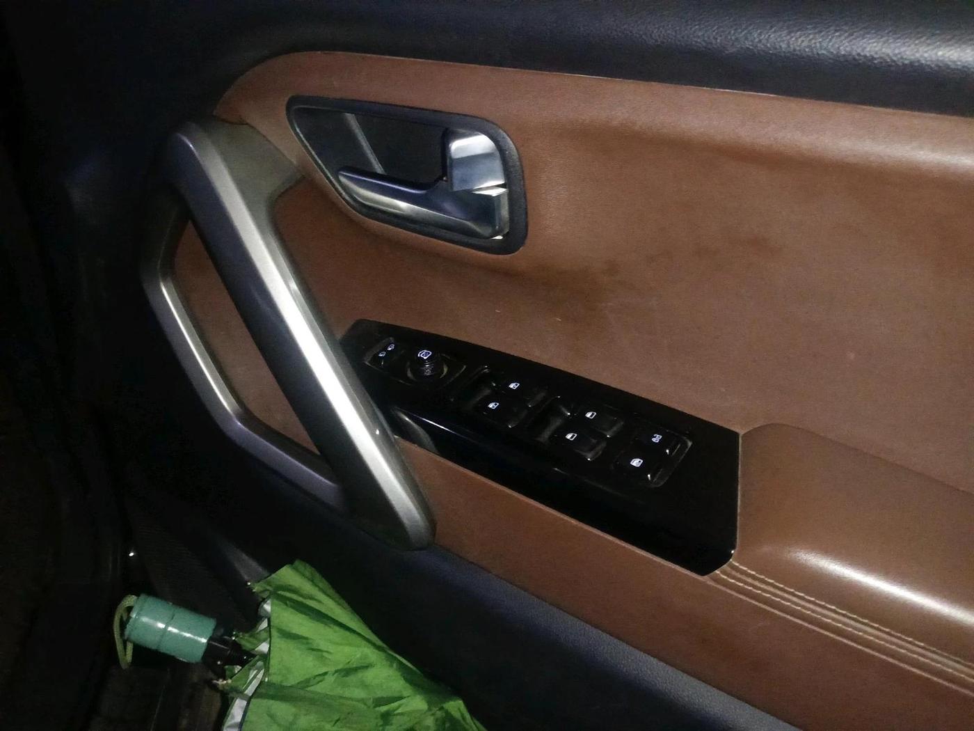 2023 Mahindra SCORPIO-N Z8 DIESEL AT 2WD 7 STR, Diesel, Automatic, 39,815 km, interior