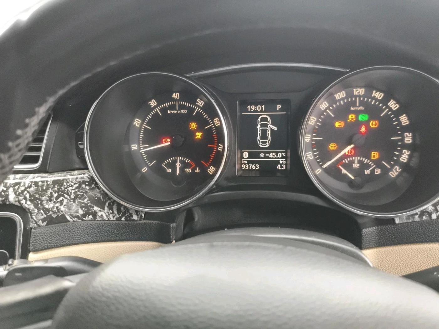 2014 Skoda Superb ELEGANCE 1.8 TSI AT, Petrol, Automatic, 93,764 km, interior