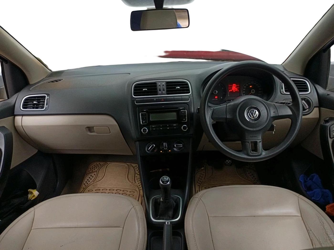2012 Volkswagen Polo HIGHLINE 1.6L, Petrol, Manual, 60,574 km, interior