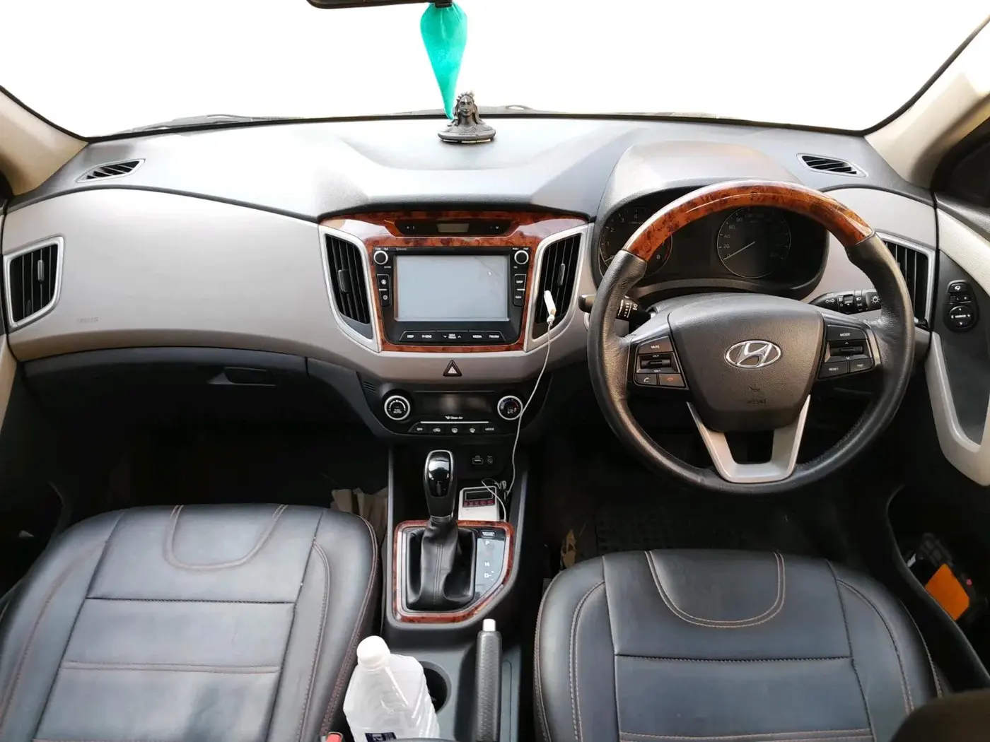 2016 Hyundai Creta SX PLUS AT 1.6 PETROL, Petrol, Automatic, 4,00,000 km, interior