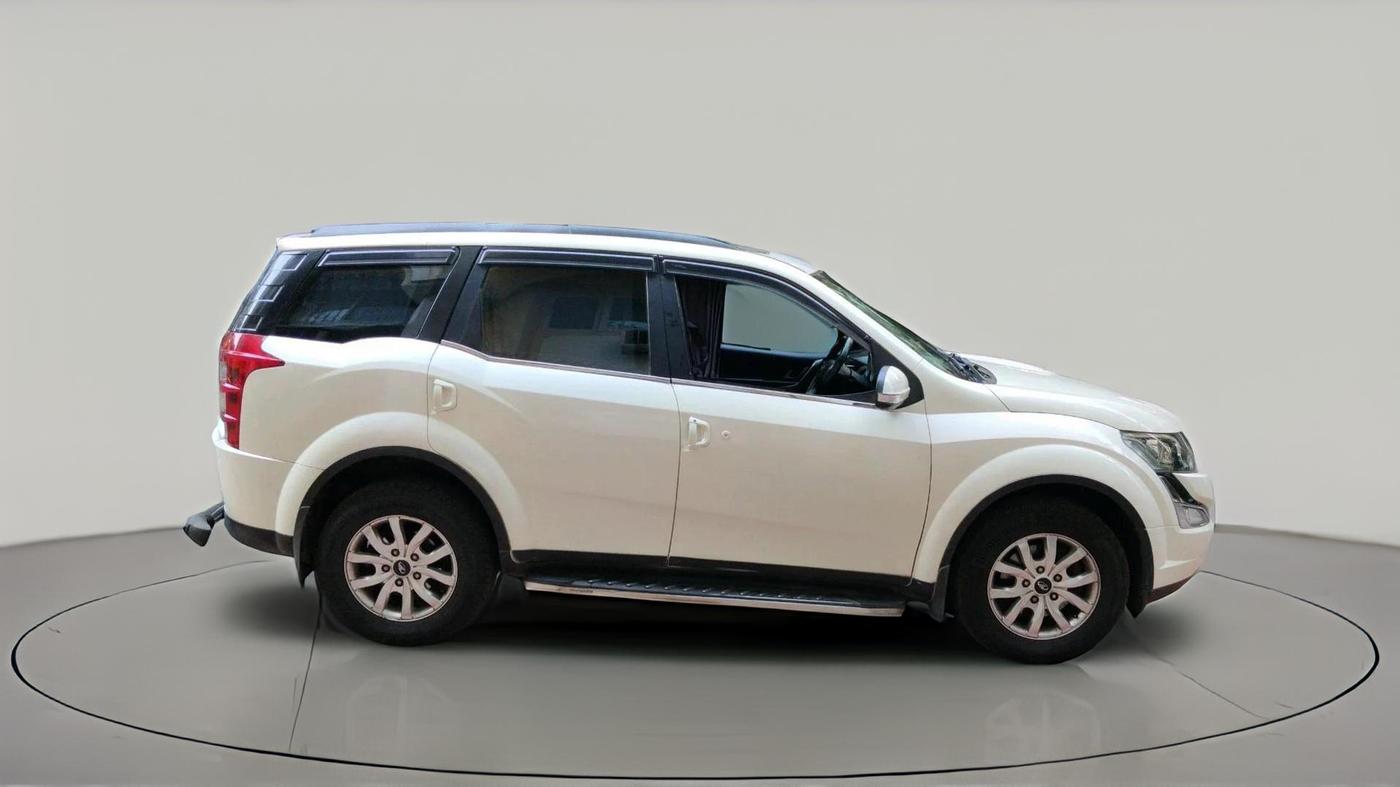2015 Mahindra XUV500 W10, Diesel, Manual, 68,558 km, exterior