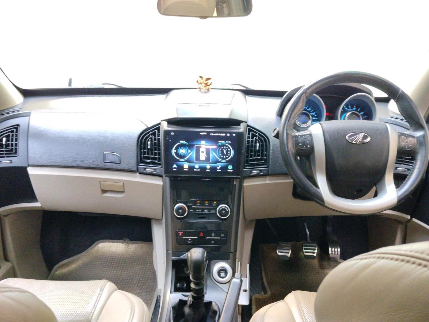 2015 Mahindra XUV500 W10, Diesel, Manual, 68,558 km, interior