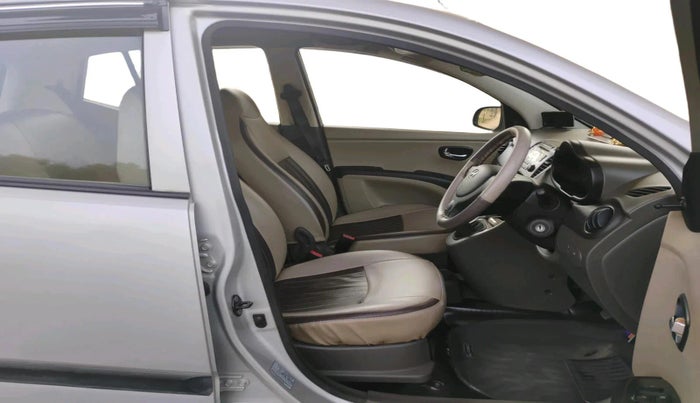 2015 Hyundai i10 SPORTZ 1.1, Petrol, Manual, 26,808 km, interior