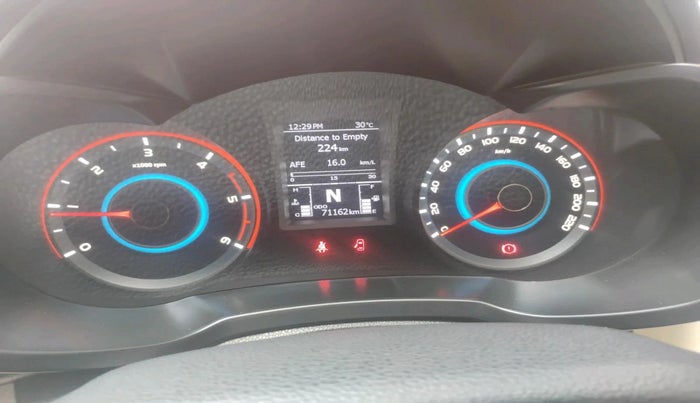 2022 Mahindra XUV300 W8 (O) 1.5 DIESEL AMT, Diesel, Automatic, 71,162 km, interior