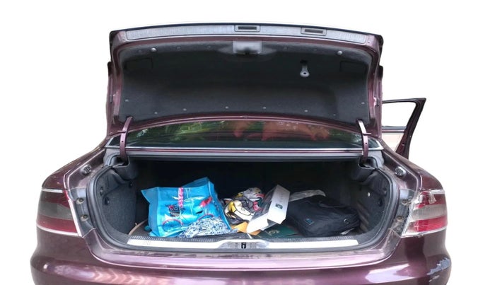 2011 Skoda Superb ELEGANCE 2.0 TDI CR AT, Diesel, Automatic, 1,29,785 km, exterior