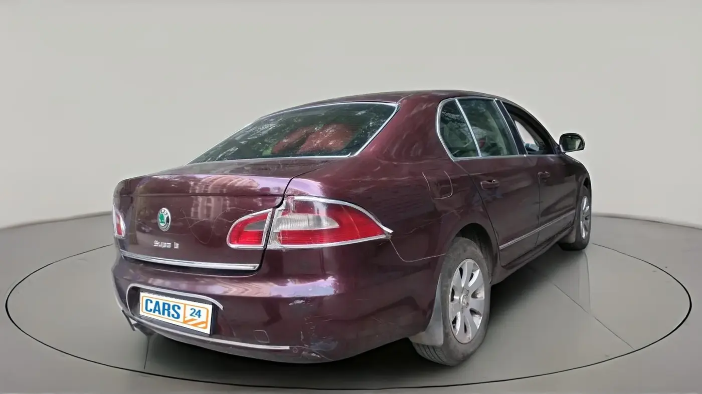 2011 Skoda Superb ELEGANCE 2.0 TDI CR AT, Diesel, Automatic, 1,30,500 km, exterior