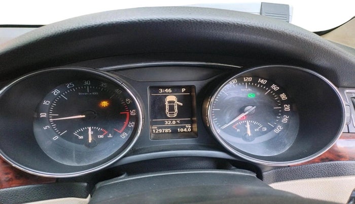 2011 Skoda Superb ELEGANCE 2.0 TDI CR AT, Diesel, Automatic, 1,29,785 km, interior