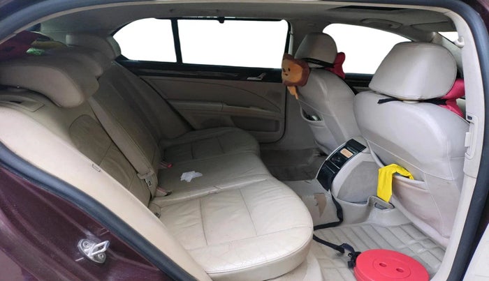 2011 Skoda Superb ELEGANCE 2.0 TDI CR AT, Diesel, Automatic, 1,29,785 km, interior