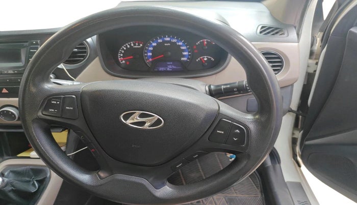 2014 Hyundai Xcent SX 1.2, CNG, Manual, 1,20,416 km, interior