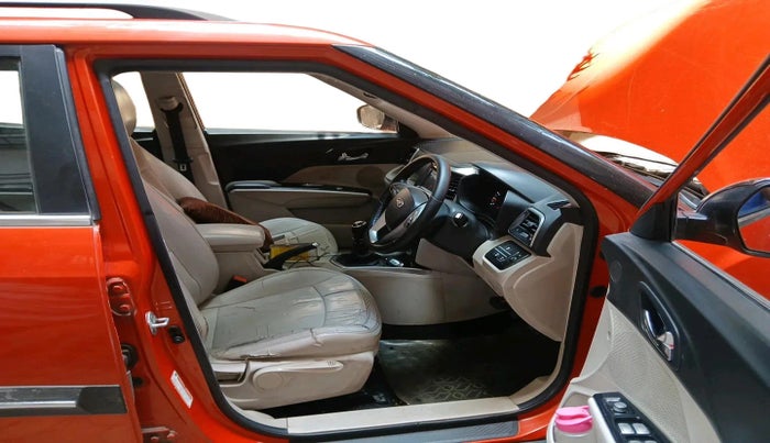 2019 Mahindra XUV300 W8 (O) 1.2 PETROL, Petrol, Manual, 89,760 km, interior