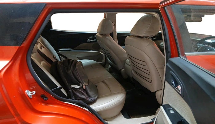 2019 Mahindra XUV300 W8 (O) 1.2 PETROL, Petrol, Manual, 89,760 km, interior